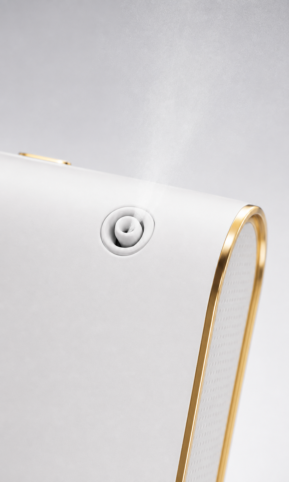 Close-up of SL-05 commercial scent diffuser showing smooth rounded corners and sleek profile
